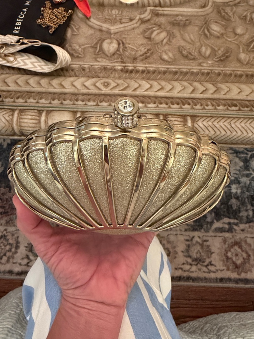 Charming Charlie Gold Shell Mini Clutch - Picture 2 of 4